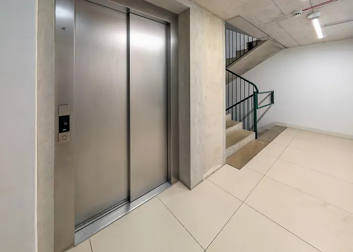 Riverside Modern By Bookinghost *