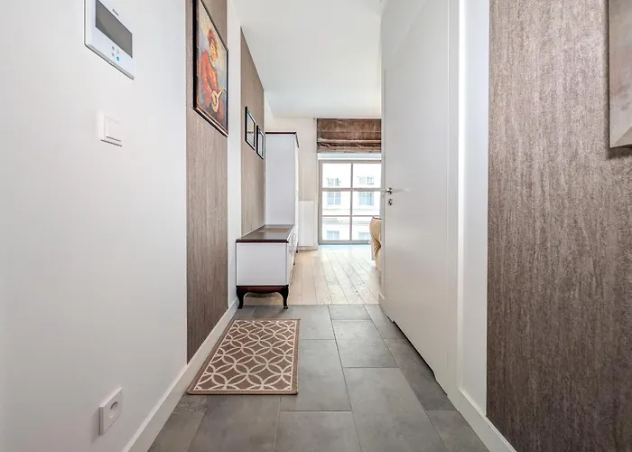 Riverside Modern By Bookinghost