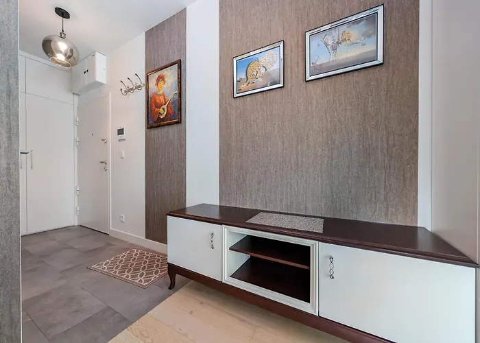 Riverside Modern By Bookinghost *